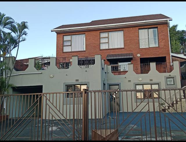 6 BEDROOM FREEHOLD FOR SALE IN RAISETHORPE